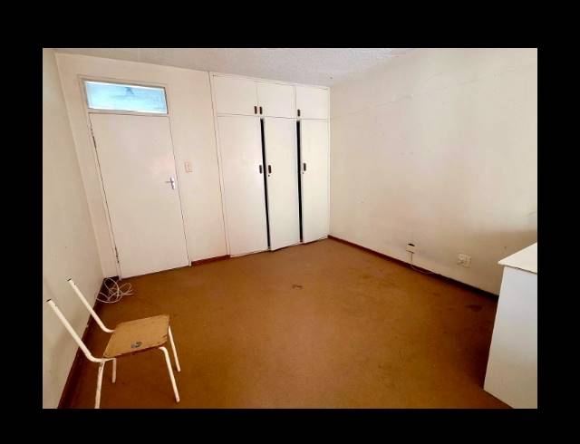 1.5 BEDROOM APARTMENT FOR SALE IN SUNNYSIDE